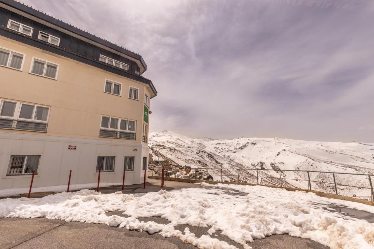 Albergue Inturjoven Sierra Nevada Eksteriør billede