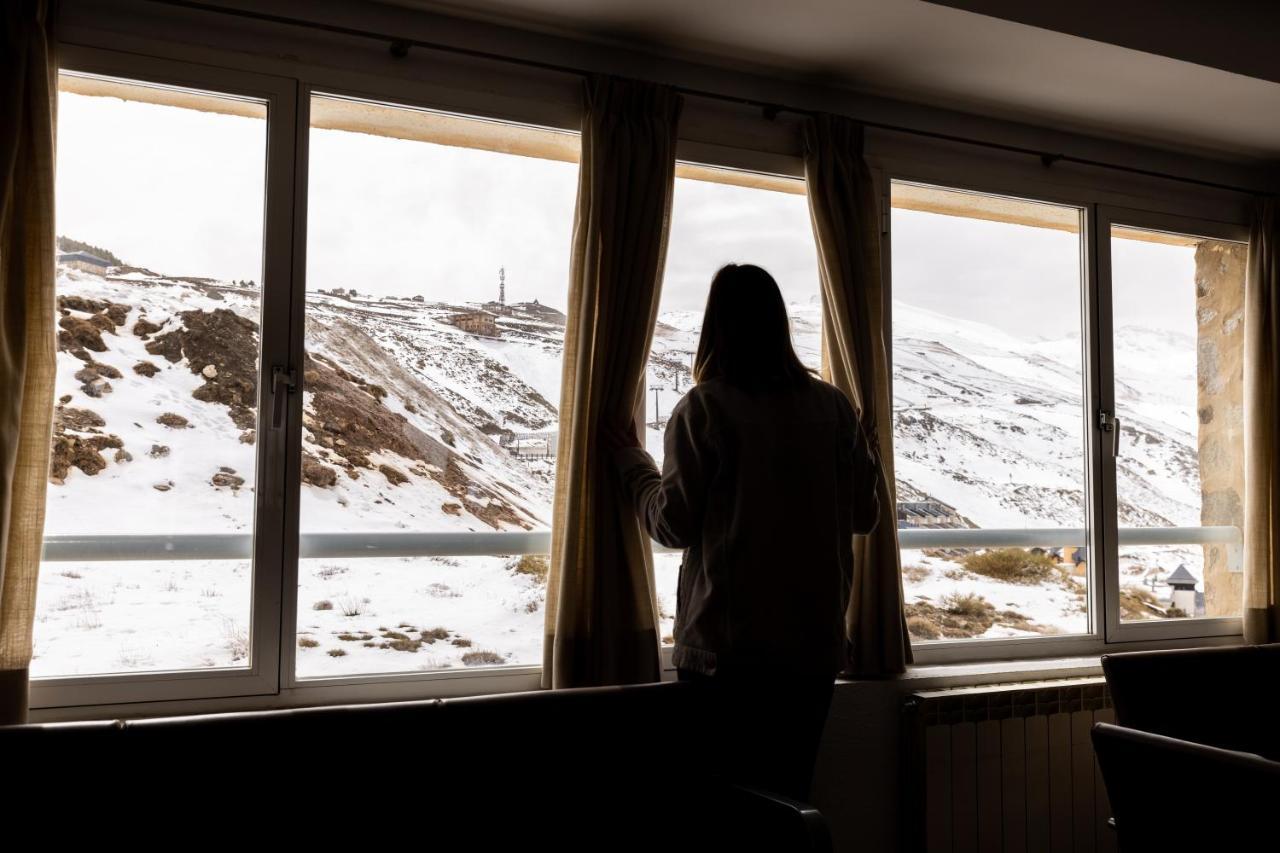 Albergue Inturjoven Sierra Nevada Eksteriør billede