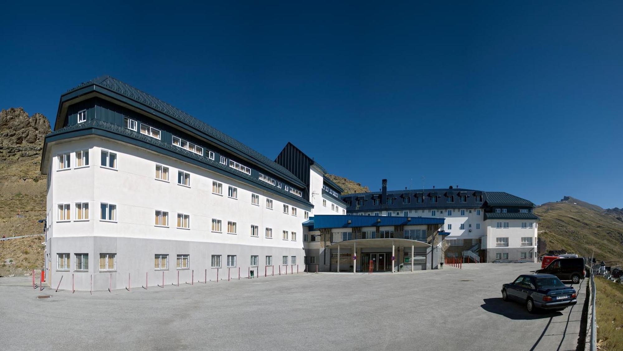 Albergue Inturjoven Sierra Nevada Eksteriør billede